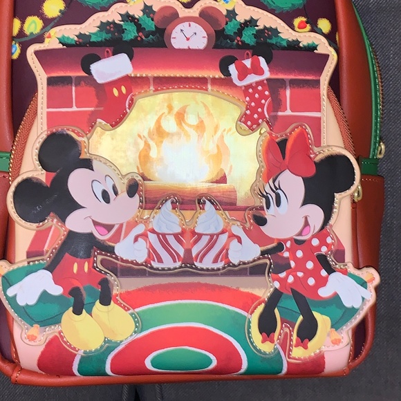 Loungefly 🎄Mickey & Minnie 🎄 Hot Cocoa Fireplace Backpack & Wallet Set - Picture 9 of 15